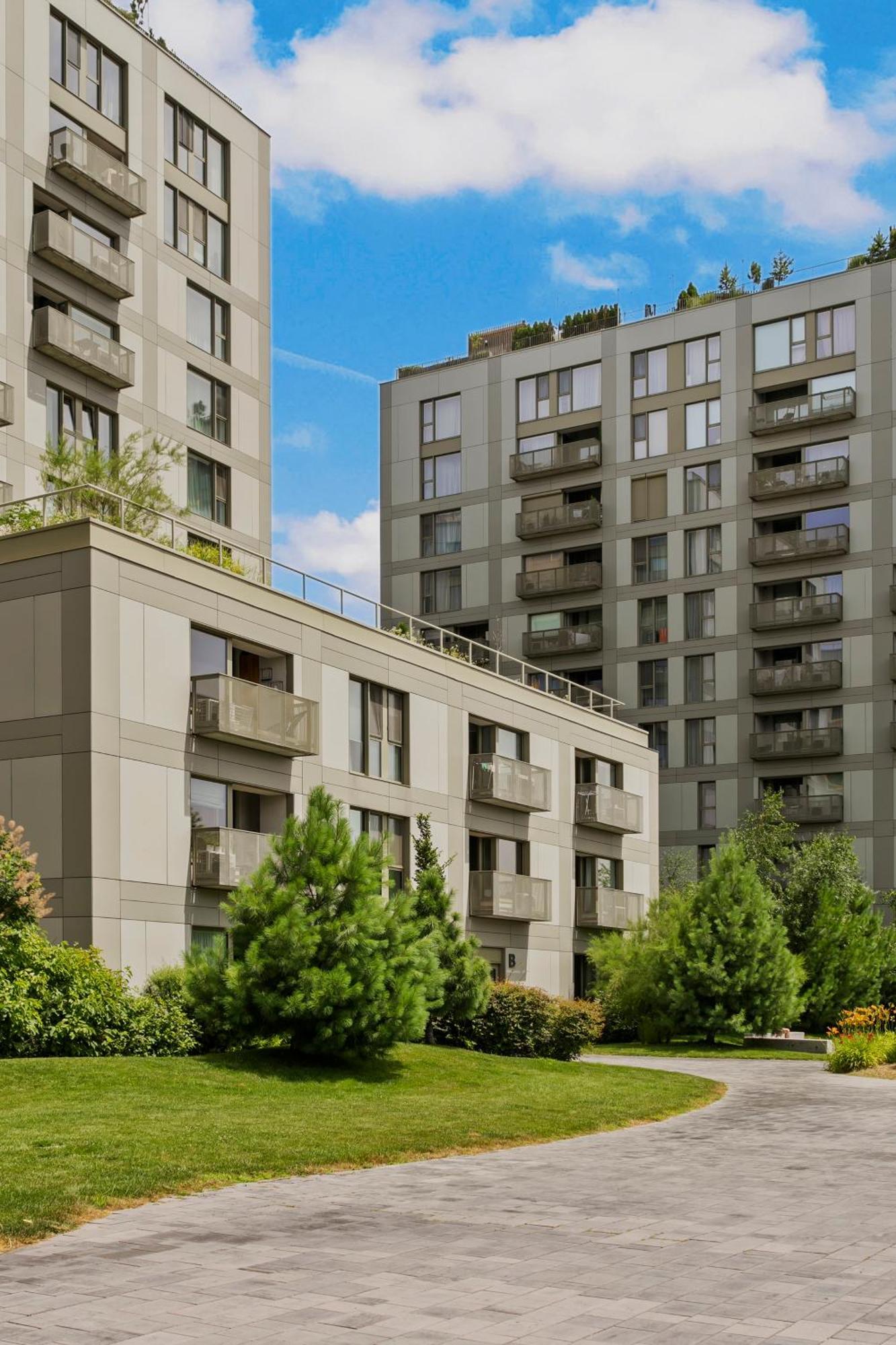 Mido Aviatie Park With Private Parking & Self Check-in Apartment *