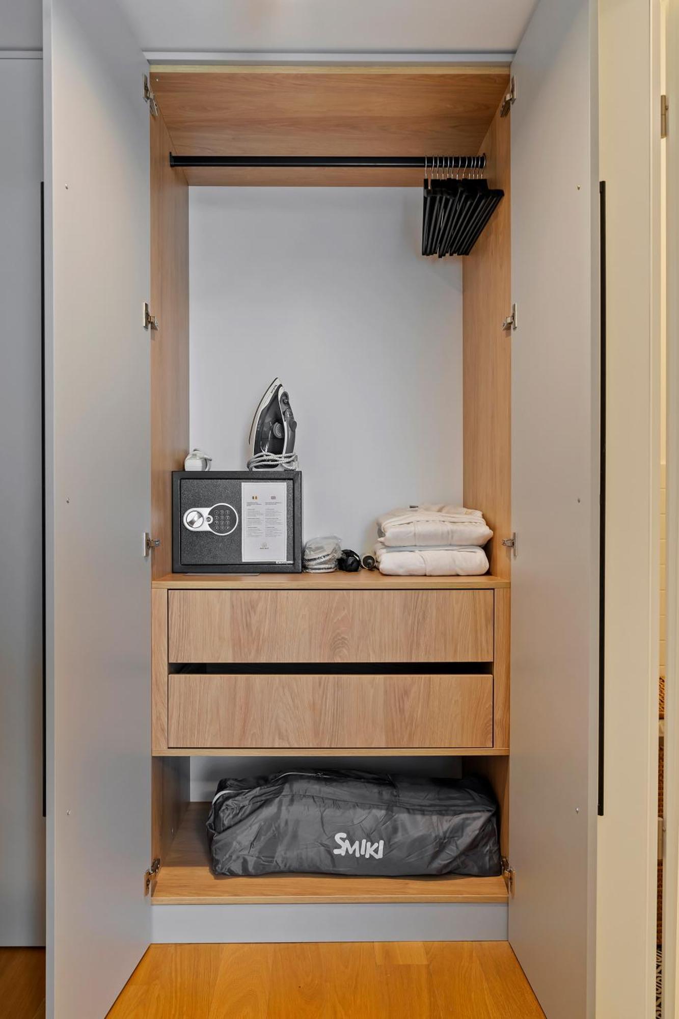 Mido Aviatie Park With Private Parking & Self Check-in Apartment *