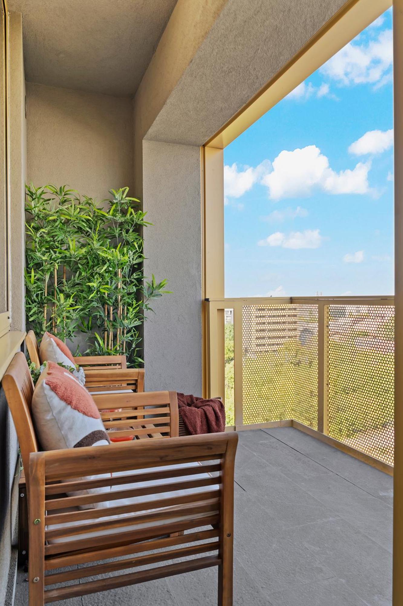 Mido Aviatie Park With Private Parking & Self Check-in Apartment *